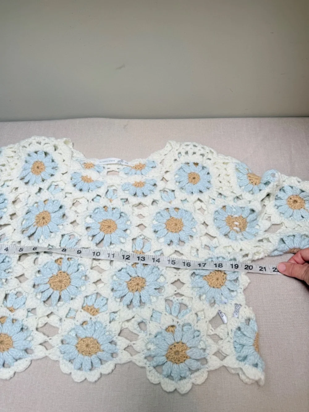Altar’d State Crocheted Daisy Cropped Summer Sweater Boho Size S - Picture 6 of 11